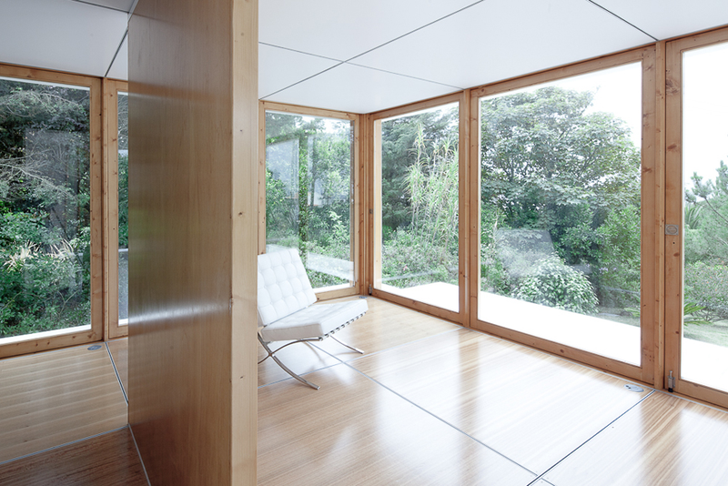 Illustration for article titled This Beautiful Pre-Fab House Has the Same Price of a Family Car